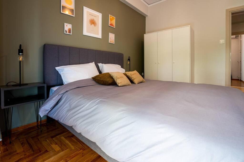 The Athenian Hideaway 2- Bedroom In Thiseio Apartment *